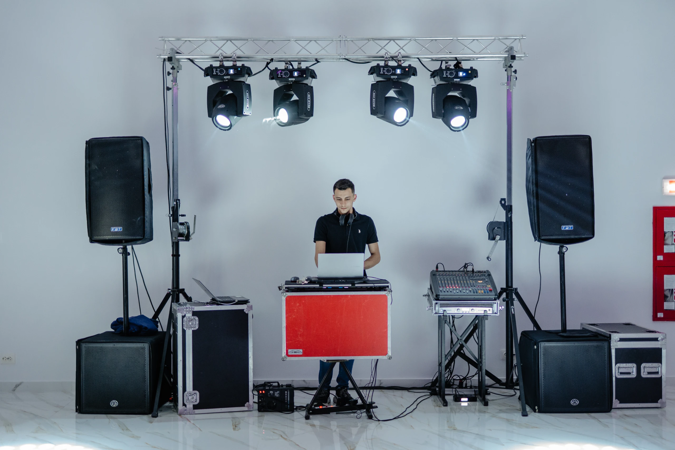 Dj Marius — imagine 1