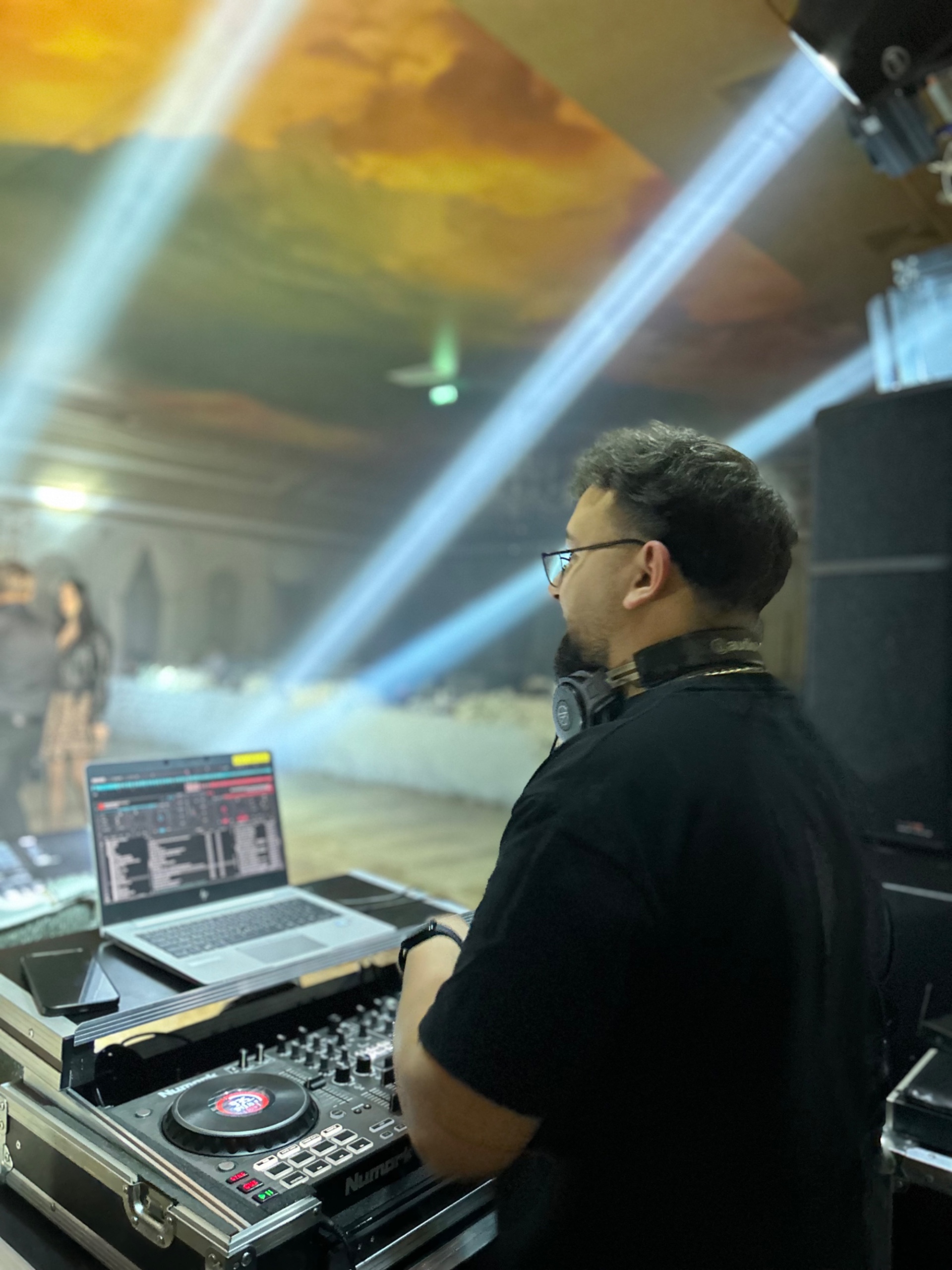 DJ AXEL — DJ & Sonorizare