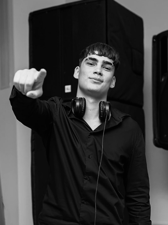DJ V!ctor — DJ & Sonorizare
